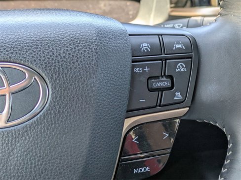 Used 2024 Toyota Crown Limited image 21