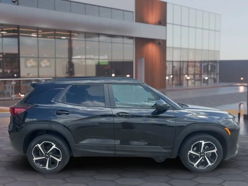 Used 2021 Chevrolet TrailBlazer RS w/ Convenience Package image 3