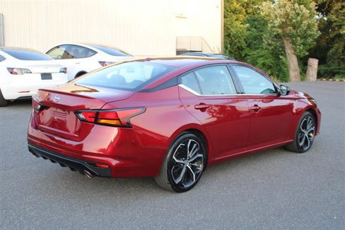 Used 2024 Nissan Altima 2.5 SR image 8