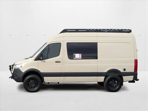Used 2021 Mercedes-Benz Sprinter 2500 image 9