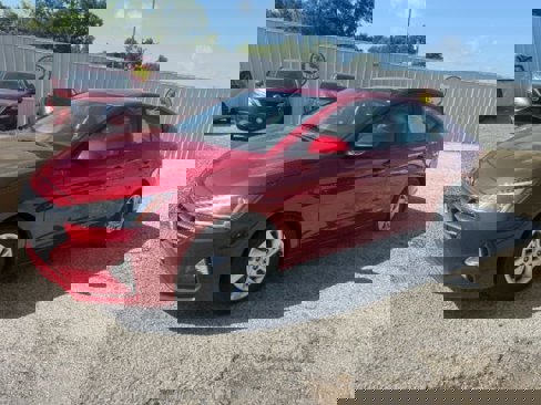 Used 2019 Hyundai Elantra SE image 1