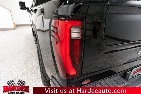 Used 2024 GMC Sierra 2500 Denali image 9