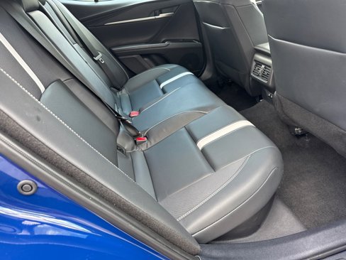 Used 2025 Toyota Camry SE image 15