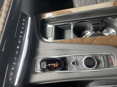 Used 2023 Cadillac Escalade Sport Platinum w/ LPO, ONYX Package image 29