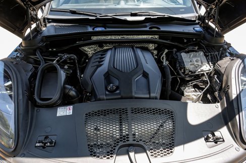 Used 2024 Porsche Macan w/ Premium Plus Package image 53