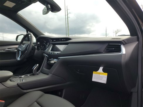 New 2025 Cadillac XT6 Luxury image 29