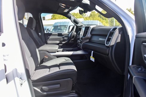 New 2026 RAM 1500 4x4 Crew Cab image 9