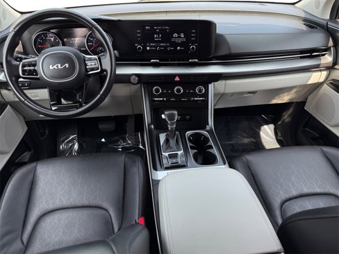Used 2024 Kia Carnival LX image 10