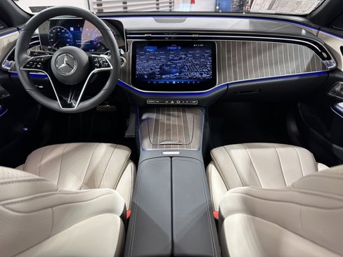 New 2026 Mercedes-Benz E 350 4MATIC Sedan image 4