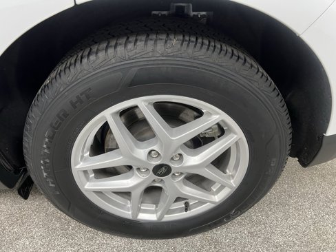 Used 2024 Ford Edge SEL image 19