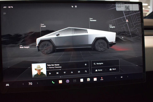 Used 2024 Tesla Cybertruck AWD Crew Cab image 45