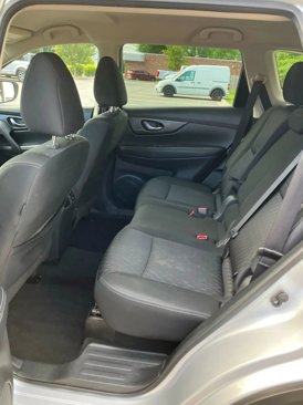 Used 2020 Nissan Rogue SV image 8