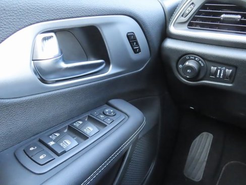 New 2026 Chrysler Pacifica Limited image 31
