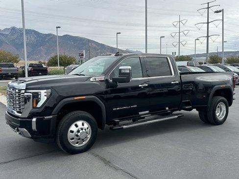 Certified 2024 GMC Sierra 3500 Denali w/ Denali Reserve Package image 5