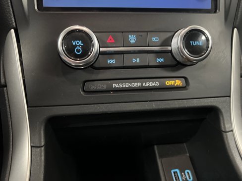 Used 2024 Ford Edge SEL image 42