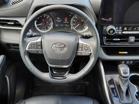 Used 2023 Toyota Highlander XSE image 26