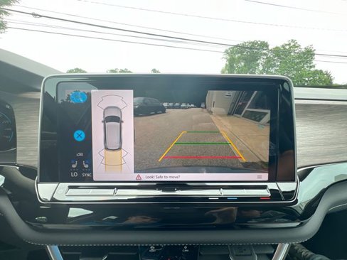 New 2025 Volkswagen Atlas SEL image 17