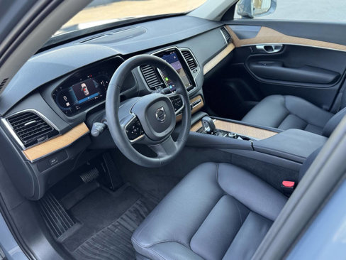Used 2023 Volvo XC90 B6 Plus w/ Protection Package image 4