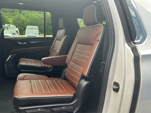 Used 2023 GMC Yukon XL Denali Ultimate w/ LPO, Floor Liner Package image 11