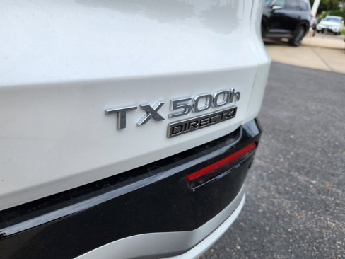 New 2025 Lexus TX 500h AWD image 8
