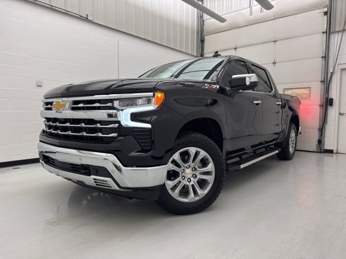 Used 2025 Chevrolet Silverado 1500 LTZ w/ Z71 Off-Road Package image 3