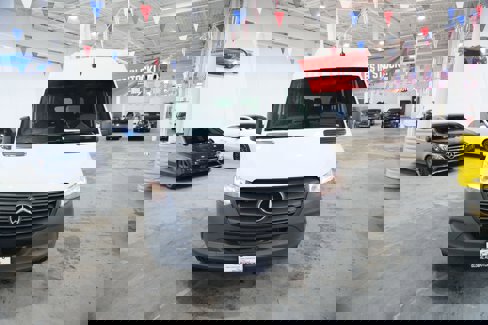 Used 2025 Mercedes-Benz Sprinter 2500 image 3