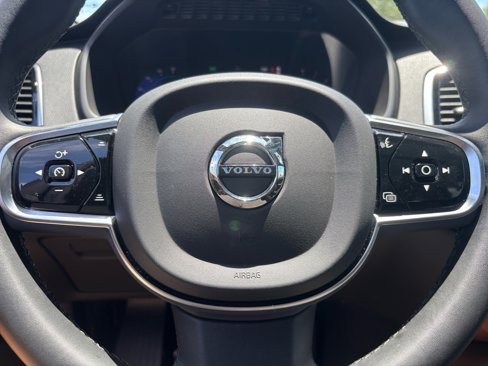 Used 2024 Volvo XC90 B5 Plus w/ Protection Package Premier image 40