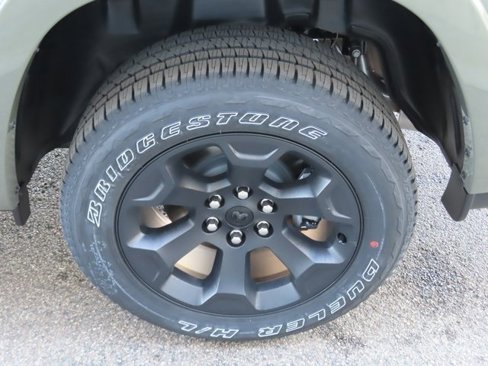 New 2026 RAM 1500 4x4 Crew Cab image 16