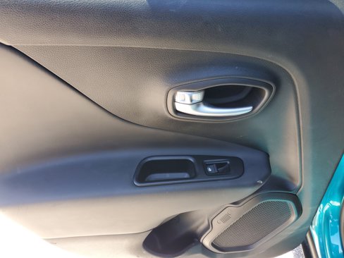 Used 2020 Jeep Renegade Altitude image 10