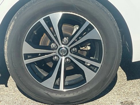 Used 2022 Nissan Sentra SV image 6