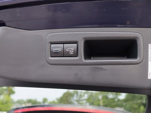 Used 2024 Toyota Venza XLE image 35
