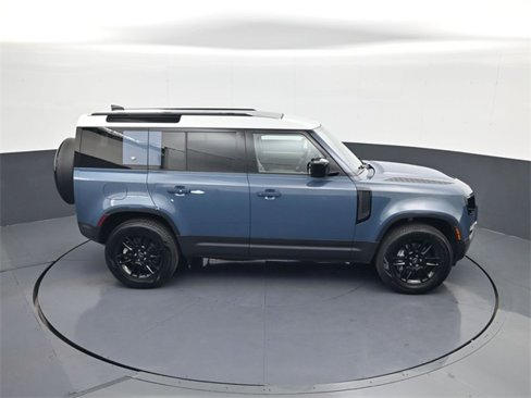 Used 2024 Land Rover Defender 110 S image 16