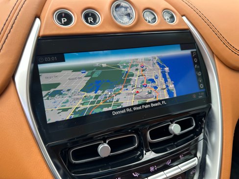 Used 2021 Aston Martin DBX image 14