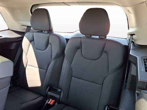 Certified 2025 Volvo XC90 B6 Plus image 23