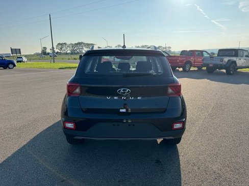 New 2025 Hyundai Venue SEL image 28