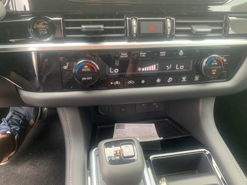 New 2025 Nissan Pathfinder SL image 15