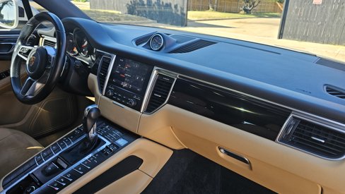 Used 2018 Porsche Macan image 21