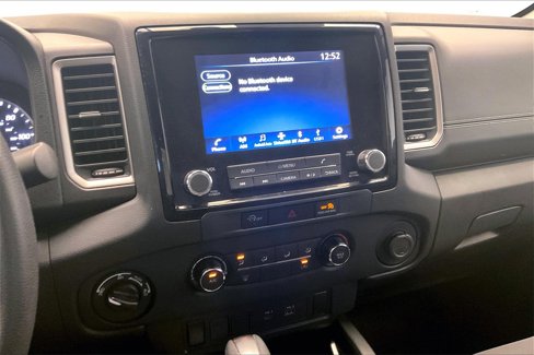 Used 2024 Nissan Frontier SV image 5
