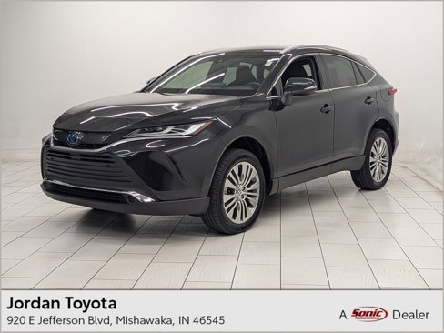 Used 2022 Toyota Venza XLE image 1