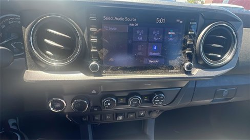 Used 2020 Toyota Tacoma TRD Sport w/ Technology Package image 18