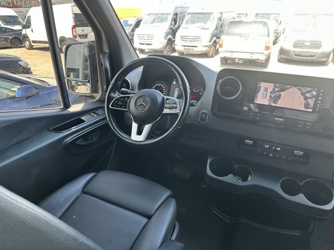 Used 2023 Mercedes-Benz Sprinter 2500 image 31