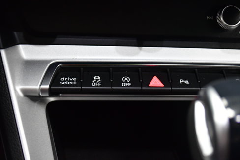 Used 2025 Audi Q3 2.0T Premium image 30