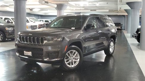 Used 2025 Jeep Grand Cherokee L Laredo image 33