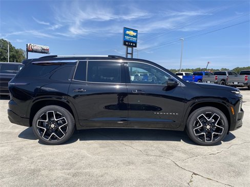 New 2026 Chevrolet Traverse High Country w/ LPO, Floor Liner Package image 7