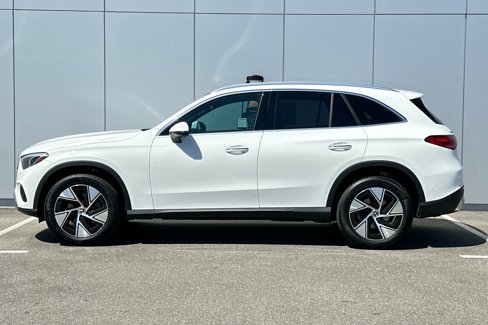 Used 2024 Mercedes-Benz GLC 300 image 2