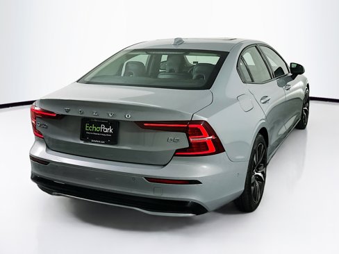Used 2025 Volvo S60 B5 Plus image 9