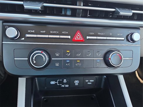 Used 2025 Hyundai Tucson SE image 15