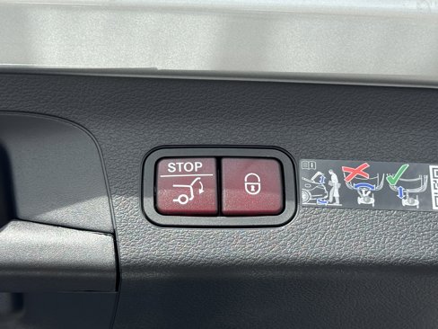 New 2026 Mercedes-Benz GLS 450 4MATIC image 14