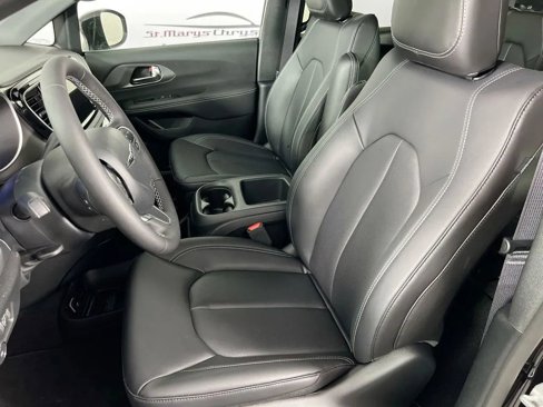 New 2025 Chrysler Pacifica Select image 21