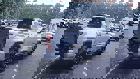 New 2025 Toyota Tundra Limited image 8